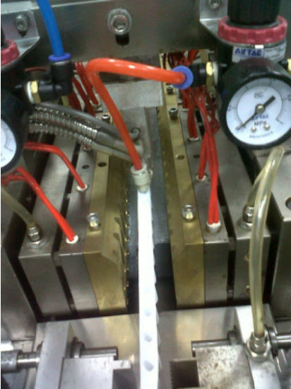 Máquina de sellado de llenado de forma de supositorio de molde de aluminio farmacéutico supositorio