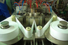 El control PLC completamente automático opera la máquina de llenado y envasado de supositorios de PVC/PE